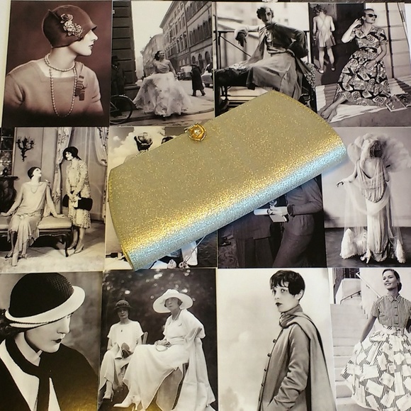 Vintage Handbags - Gold Fabric Clutch Crystal Flower Clasp